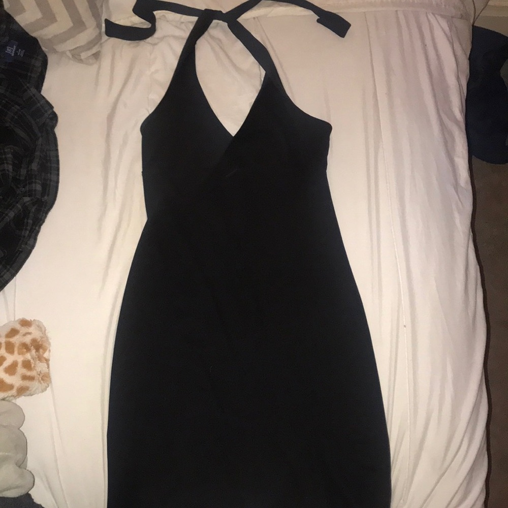 Cute black dress!
